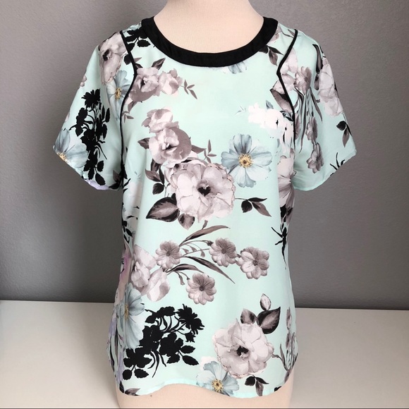 Short sleeve Floral Print Top - Picture 5 of 7